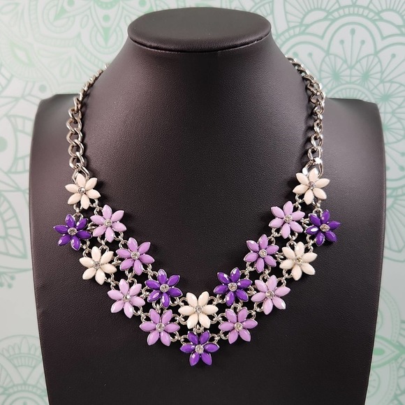 Charming Charlie Jewelry - Signed C Charming Charlie Flower Necklace